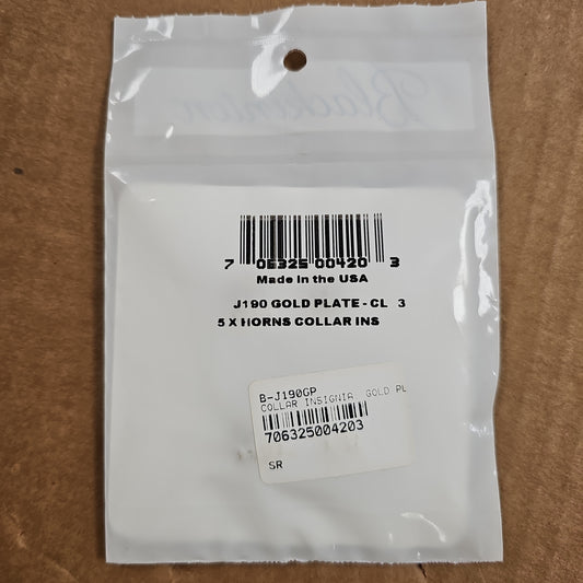 COLLAR INSIGNIA: GOLD PLATE, CHIEF 5 CROSSED, RED J190