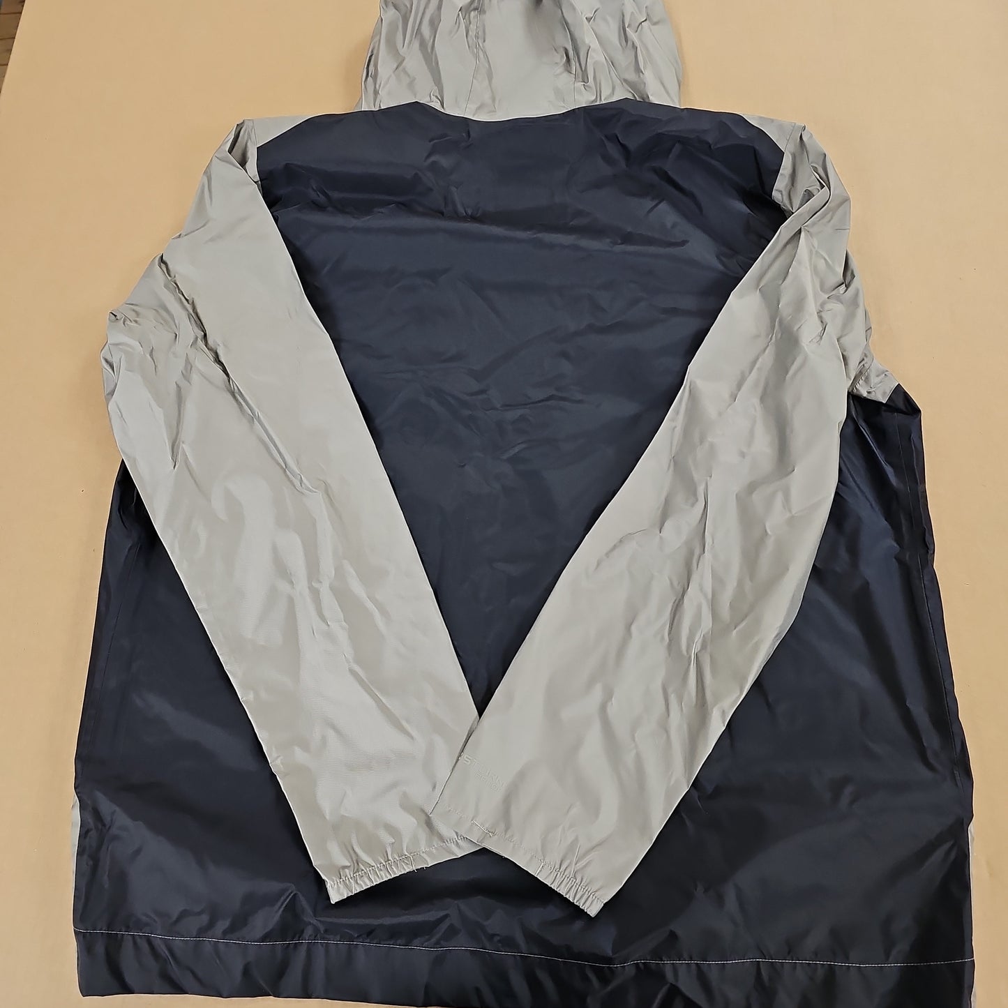 Jacket: UA Cloudburst Shell, Gravity Green, XL 1350950-388-XL