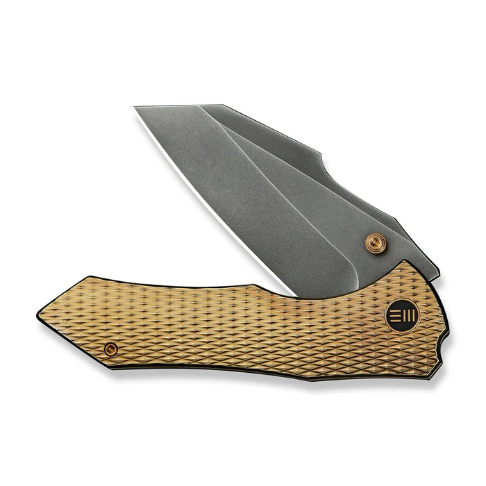 We Knife WEKNIFE High-Fin XL Thumb Stud Knife Diamond Patterned Golden Polished Titanium Handle (3.48"" Polished Gray CPM 20CV Blade) WE24010-3
