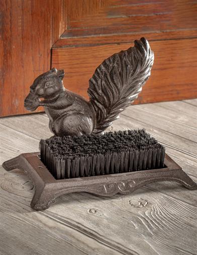 Nutkin The Squirrel Boot Brush 33621