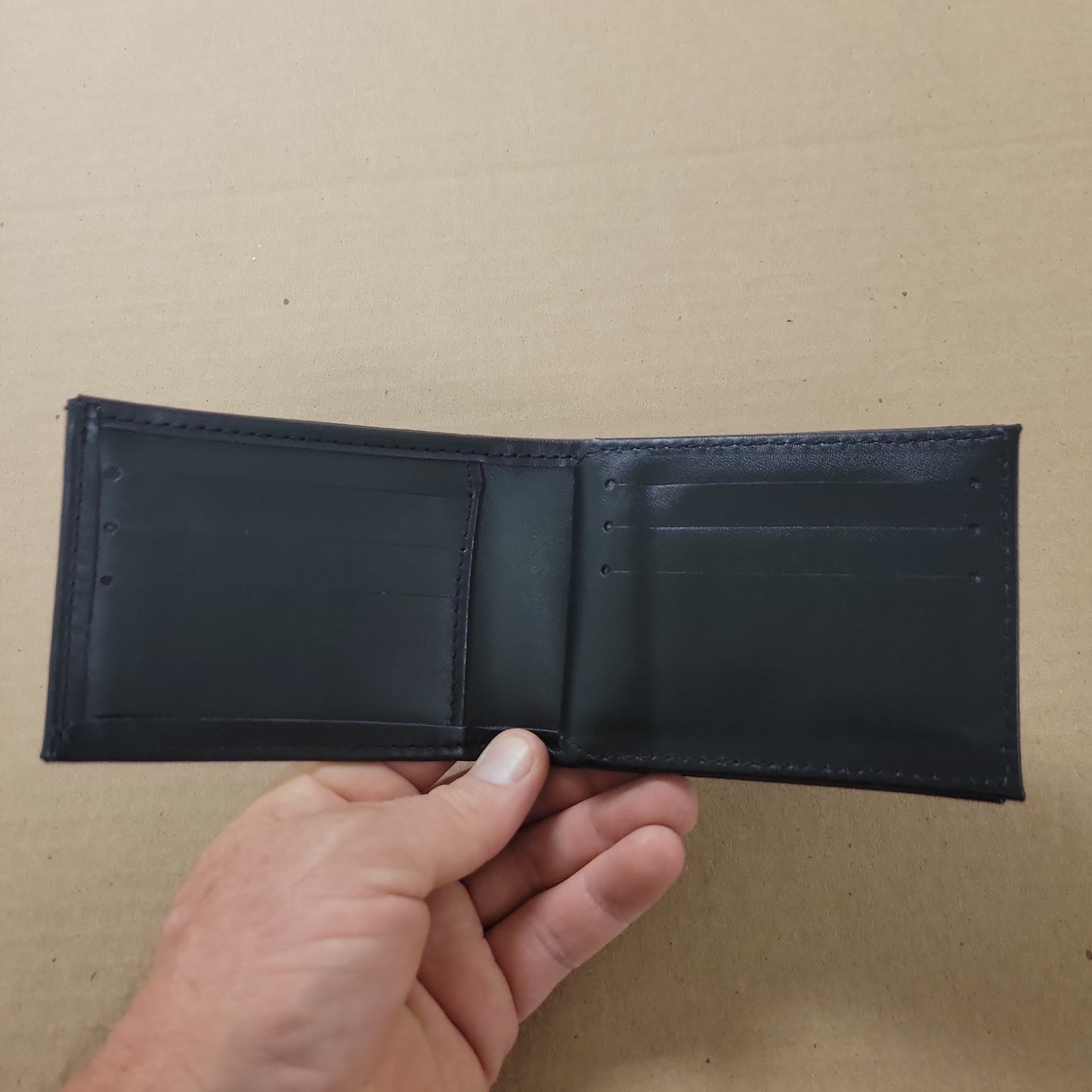 Bi-Fold Leather Badge Wallet ID Case DK385 CC and MONEY 107-DK385