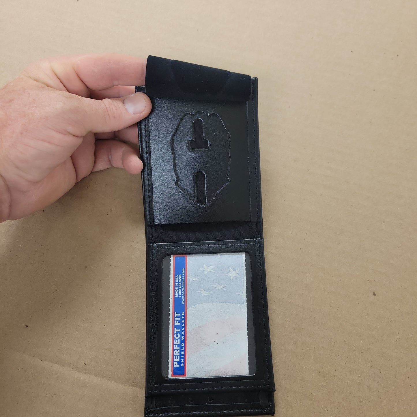 Bi-Fold Leather Badge Wallet ID Case DK385 CC and MONEY 107-DK385