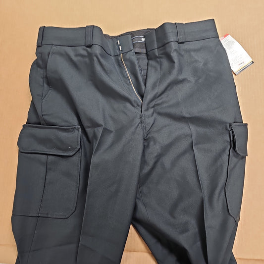 Elbeco DutyMaxx Cargo Pants in Black, 42 Waist, Regular Rise Design