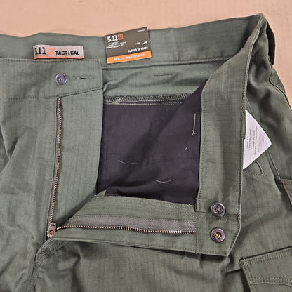 5.11 Tactical Stryke Short in TDU Green, Size W: 40 for Ultimate Comfort