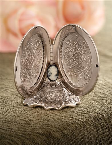 Antique Cameo Locket Frame 33542