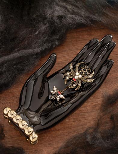 Onyx Hand Jewelry Plate 33686 by Victorian Trading Co