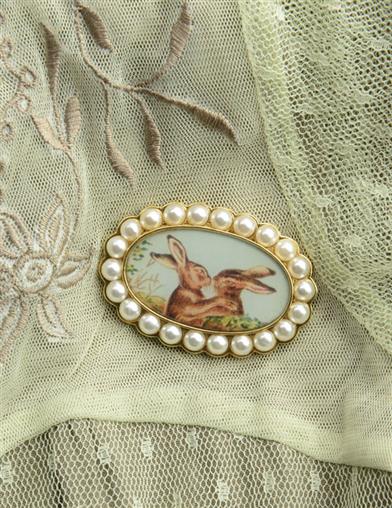 Hopeless Romantic Hare Brooch 34517