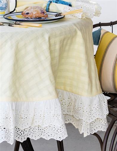 Basketweave Lace Trimmed Tablecloth 34788